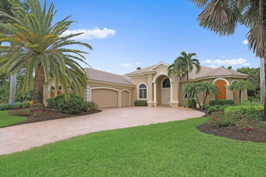 10590 Glen Lakes Dr, Bonita Springs, FL 34135