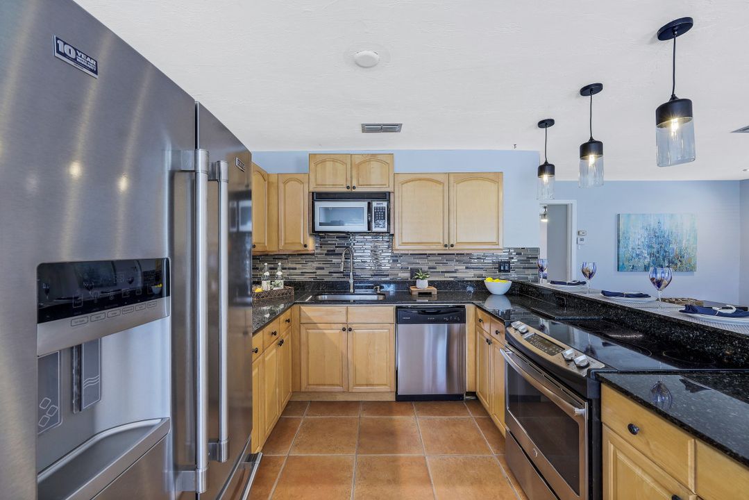 1239 Cooper Dr, Naples, FL 34103