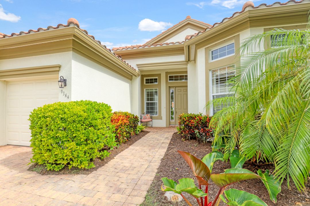 9364 Marble Stone Dr, Naples, FL 34120