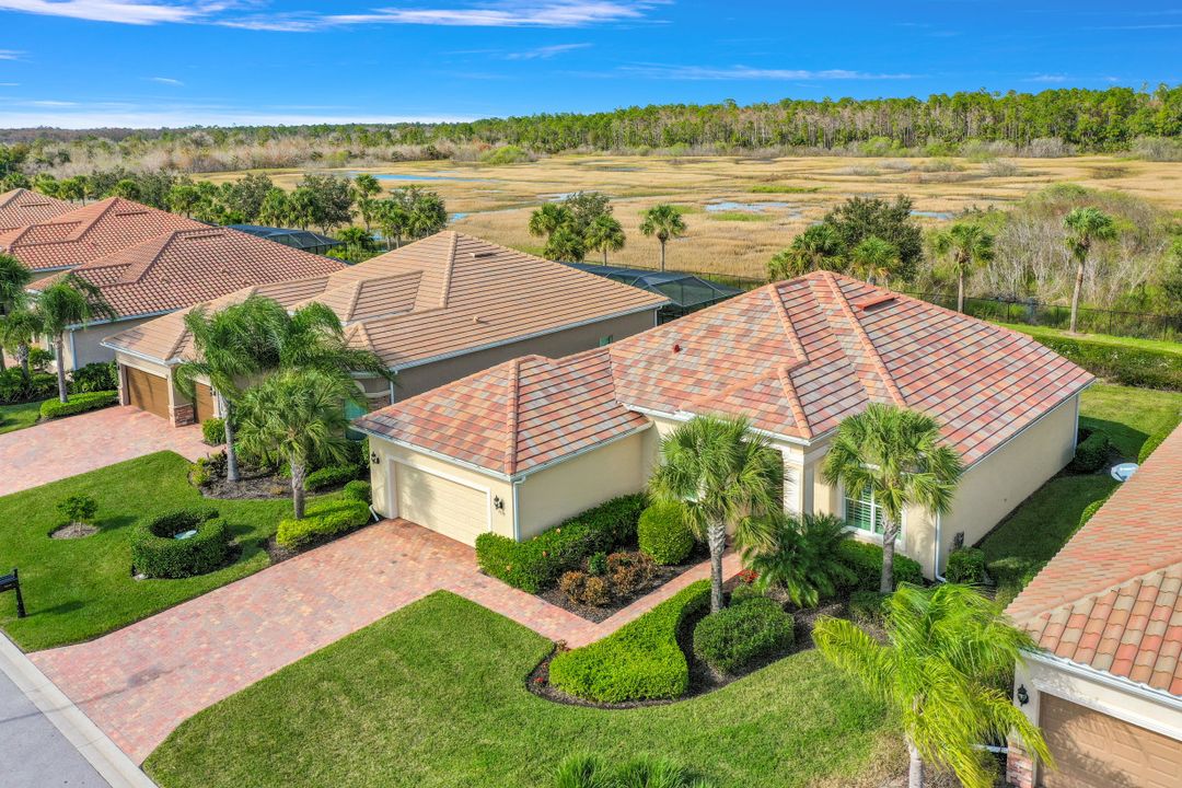 9319 Fieldstone Ln, Naples, FL 34120