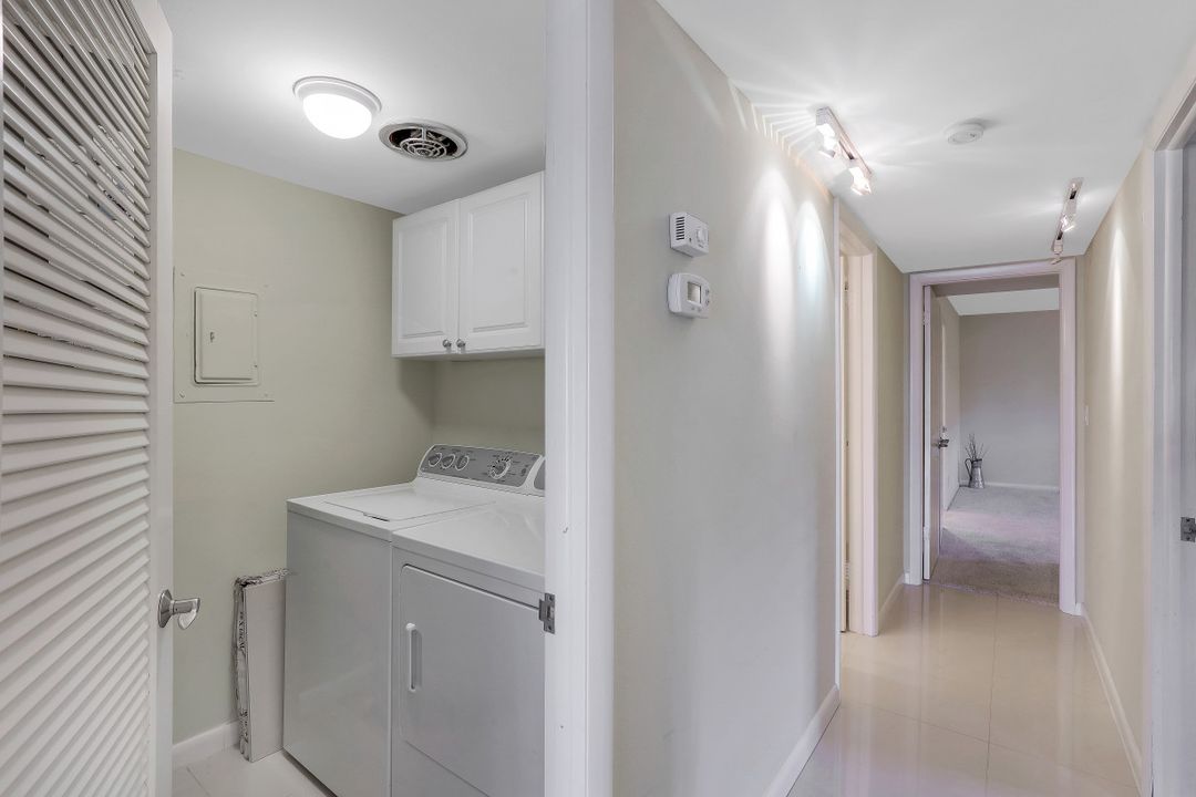 222 Harbour Dr #104, Naples, FL 34103