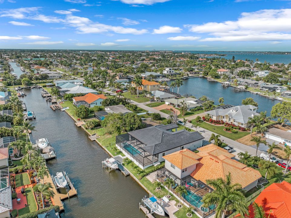 5332 Malibu Ct, Cape Coral, FL 33904