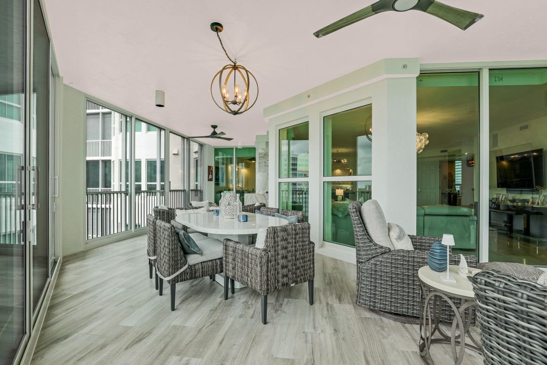 285 Grande Way #1204, Naples, FL 34110