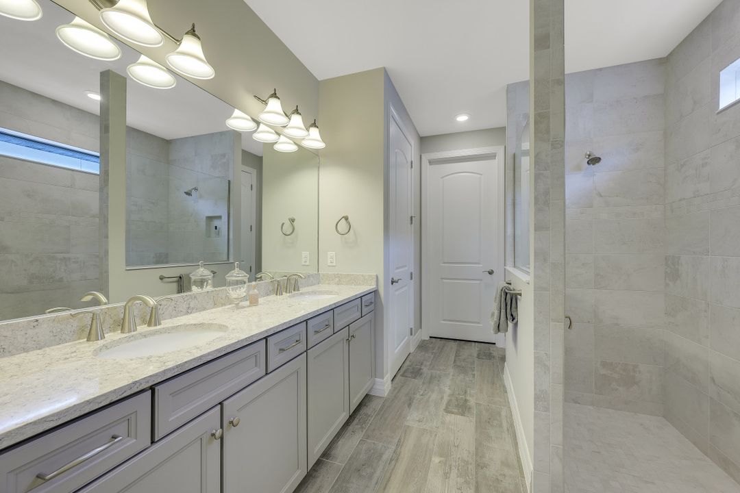 7273 Wilton Dr N, Naples, FL 34109