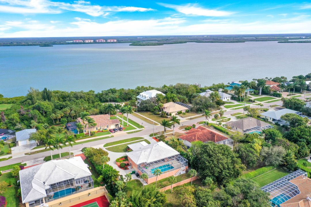 550 Inlet Dr, Marco Island, FL 34145