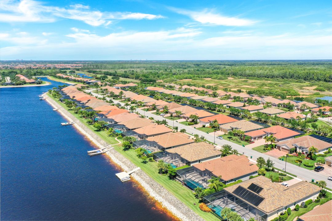 9273 Quarry Dr, Naples, FL 34120