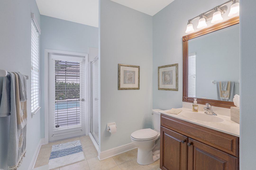 10621 Sir Michaels Pl Dr, Bonita Springs, FL 34135