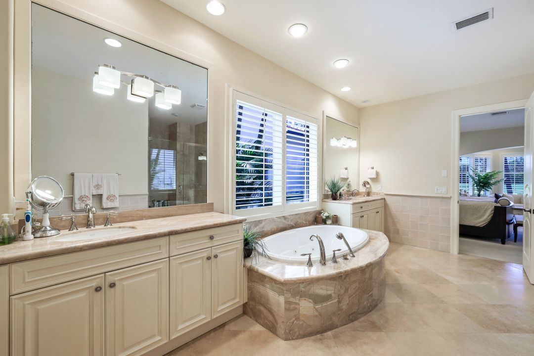 2919 Tiburon Blvd E, Naples, FL 34109