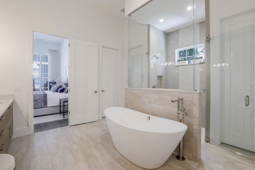 3202 Cullowee Ln, Naples, FL 34109