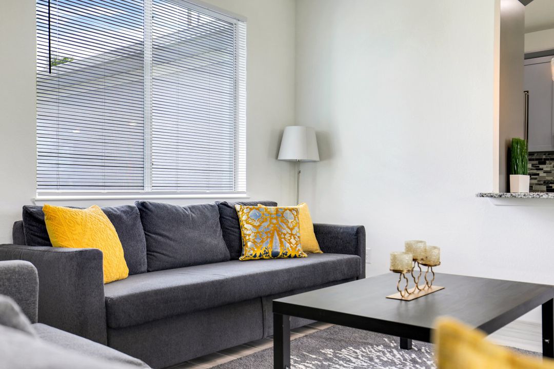 853 SW 13th St, Cape Coral, FL 33991