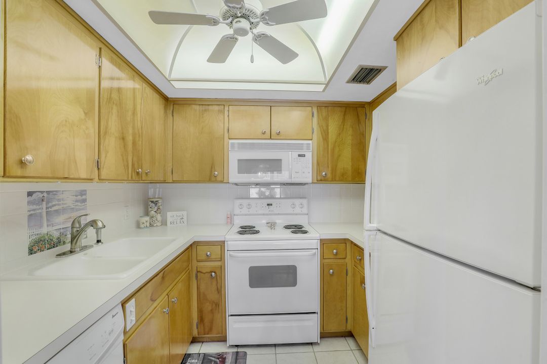 344 Harbour Dr, Naples, FL 34103