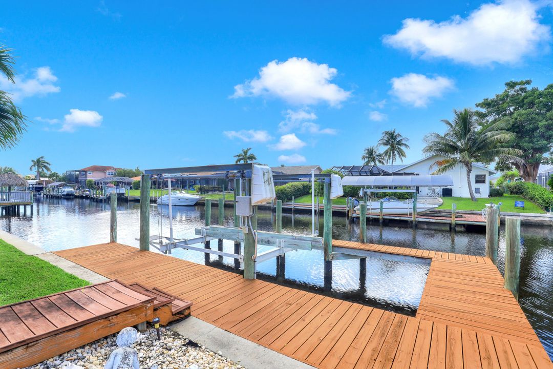 5228 SW 11th Pl, Cape Coral, FL 33914