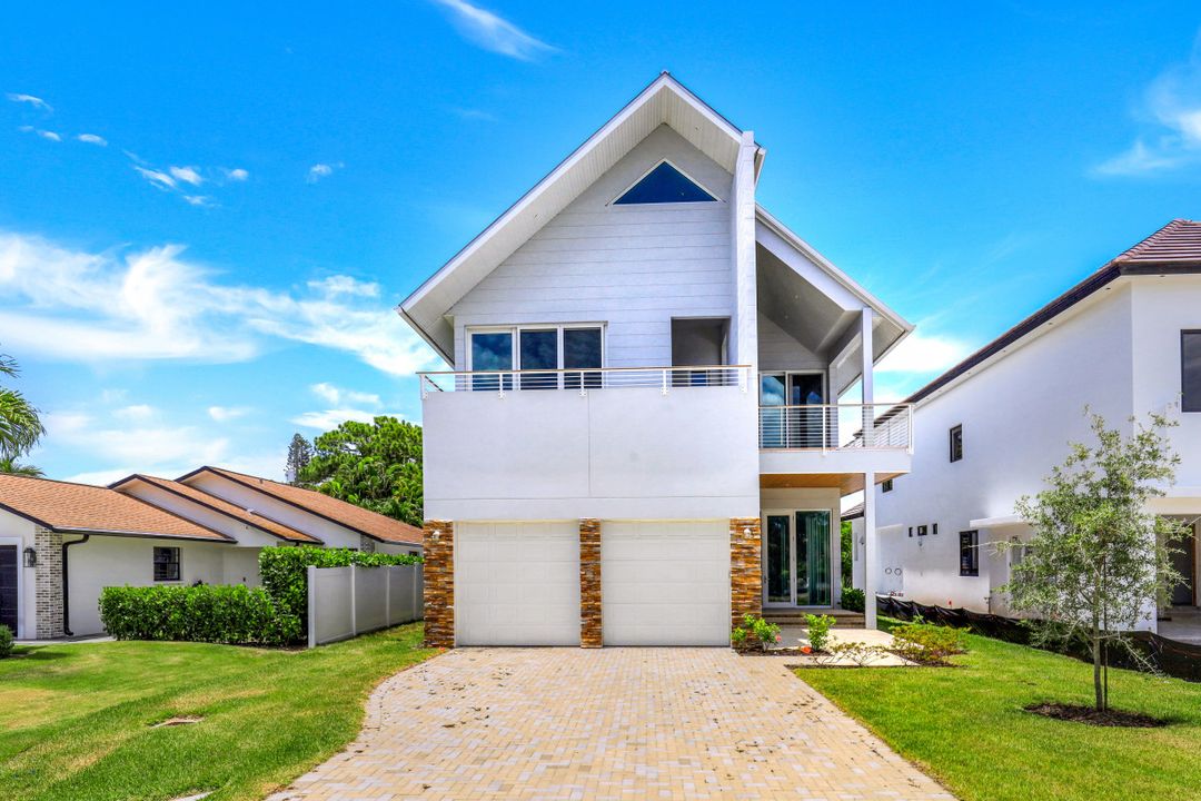 859 92nd Ave N, Naples, FL 34108