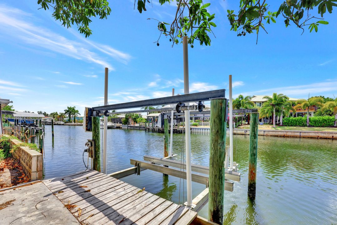 2381 Oleander St #A /B, Saint James City, FL 33956
