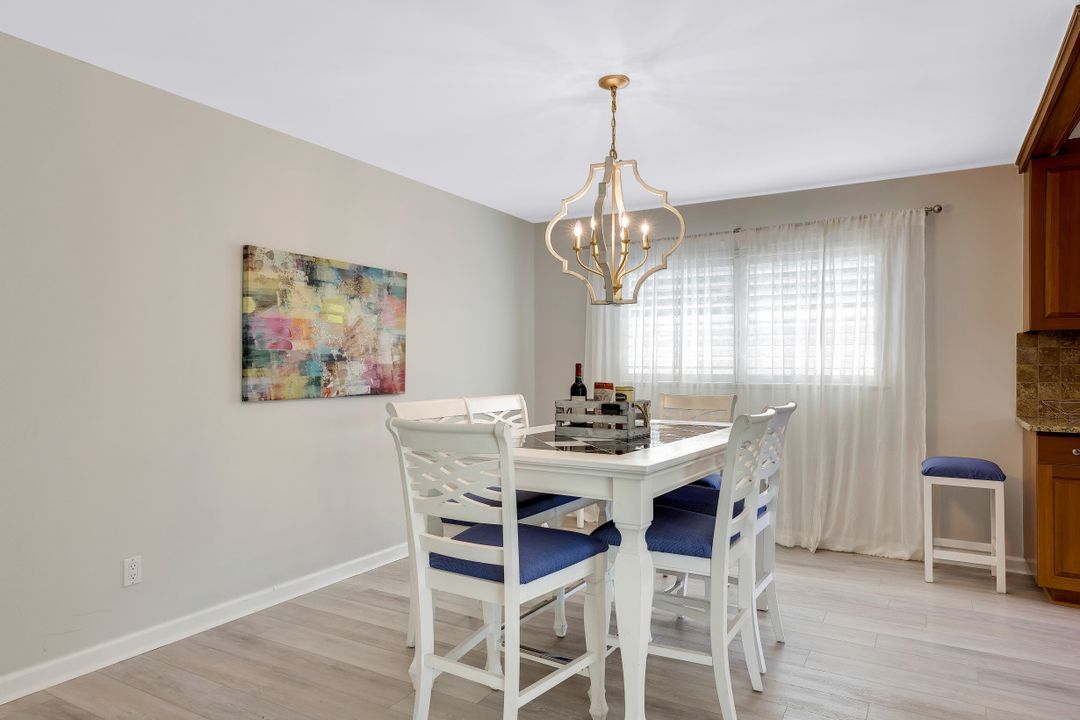 1320 Woodridge Ave, Naples, FL 34103