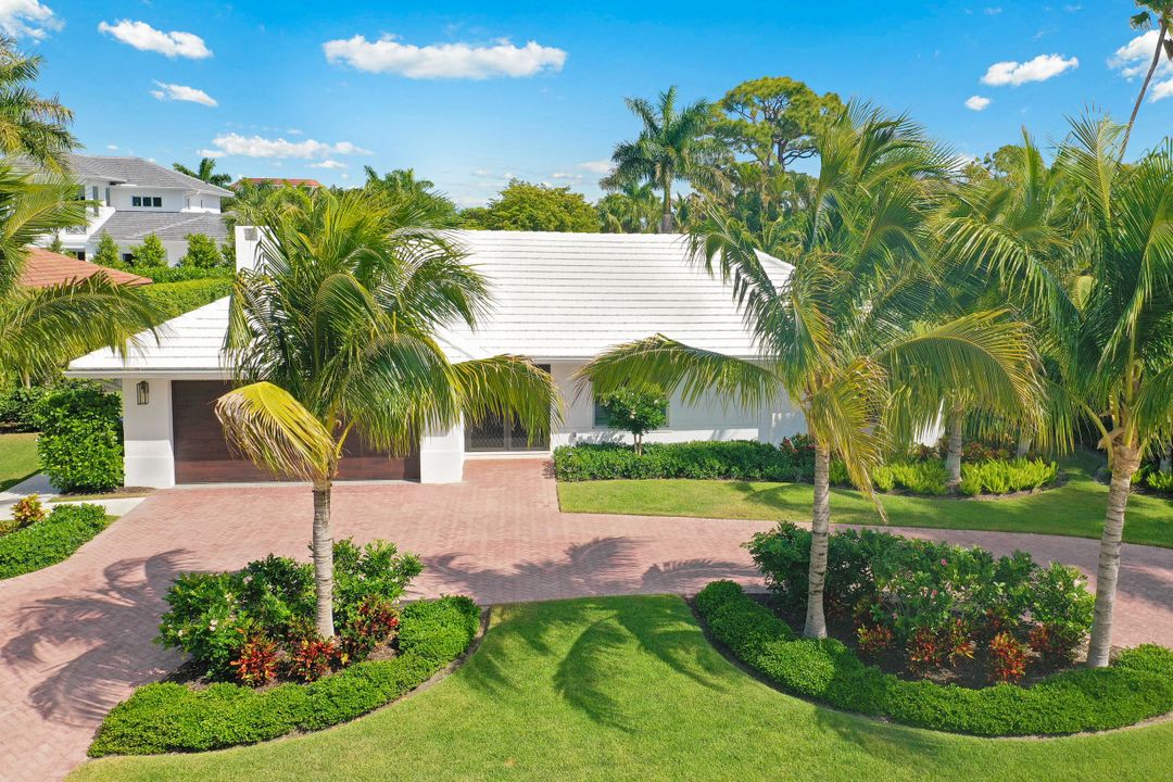 549 Neapolitan Way, Naples, FL 34103