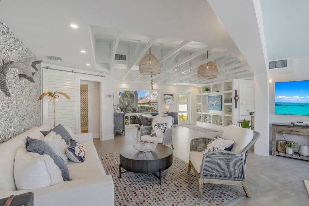 818 Perrine Ct, Marco Island, FL 34145