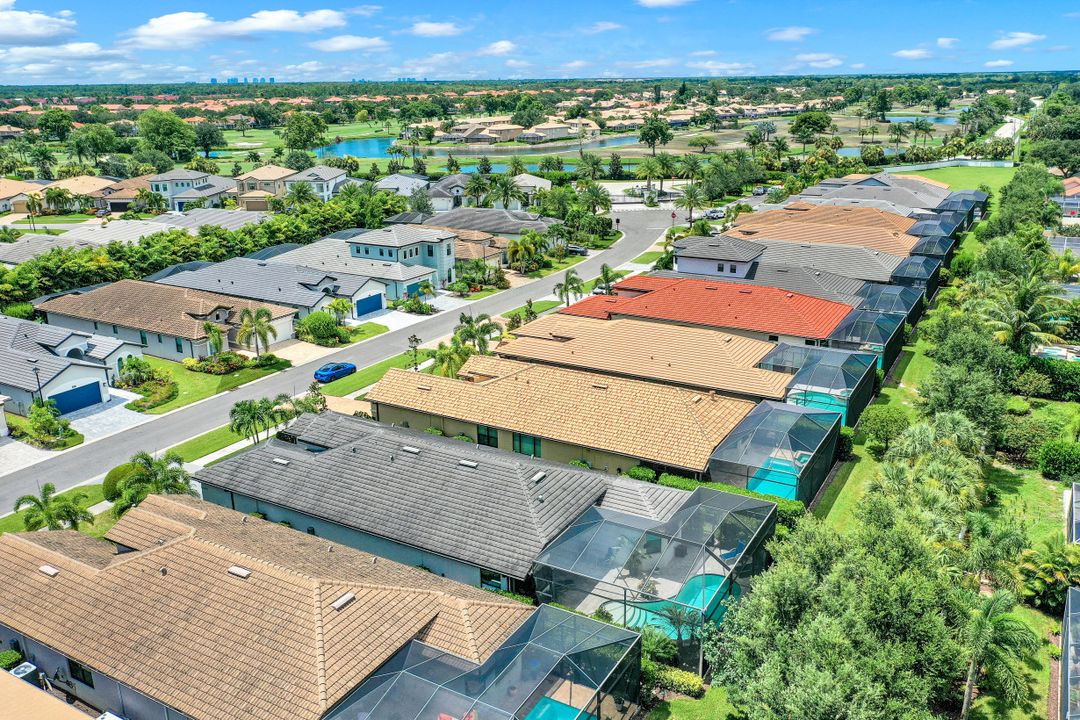 10102 Palazzo Dr, Naples, FL 34119