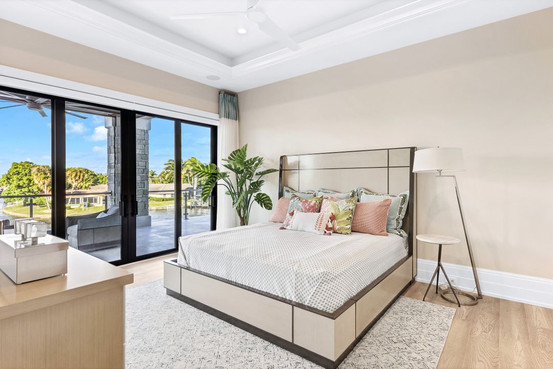 5603 Riverside Dr, Cape Coral, FL 33904