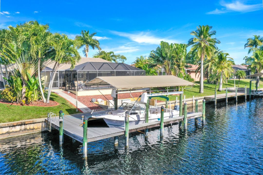 2208 Everest Pkwy, Cape Coral, FL 33904