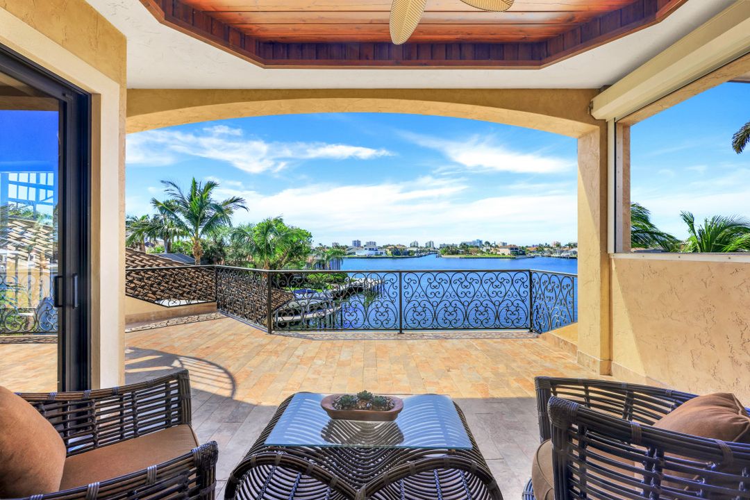 590 S Heathwood Dr, Marco Island, FL 34145