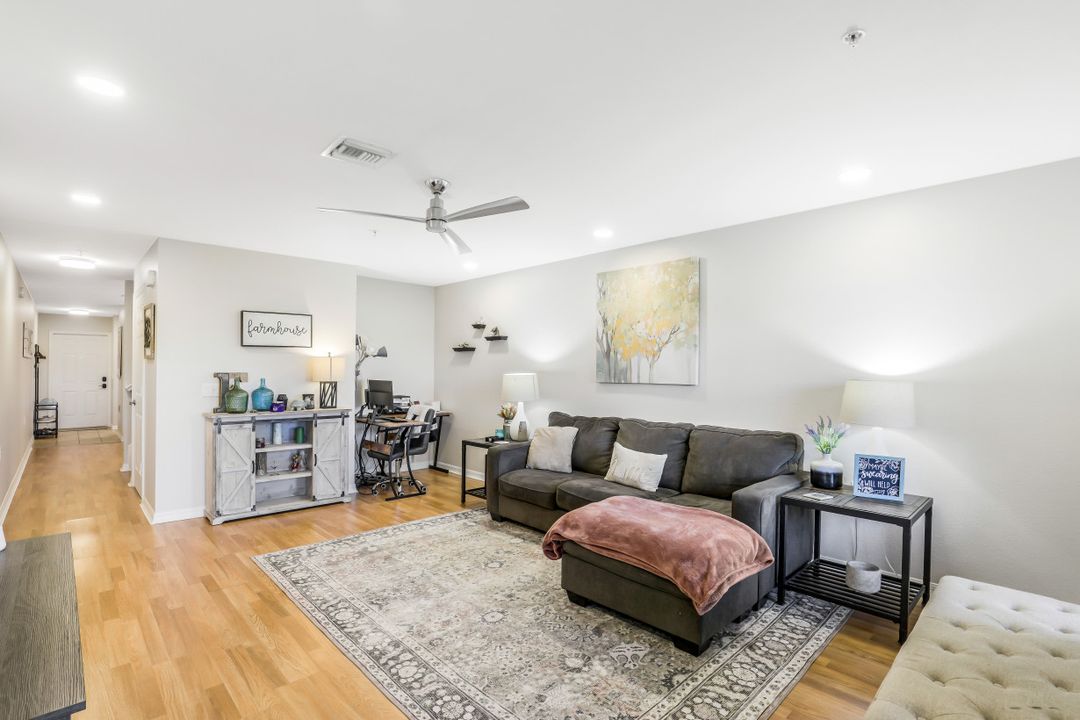 9063 Gervais Cir #1207, Naples, FL 34120