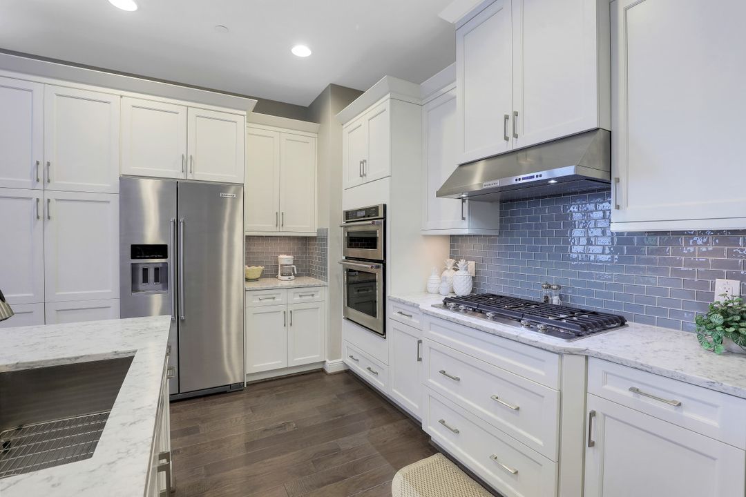 16386 Viansa Wy #102, Naples, FL 34110