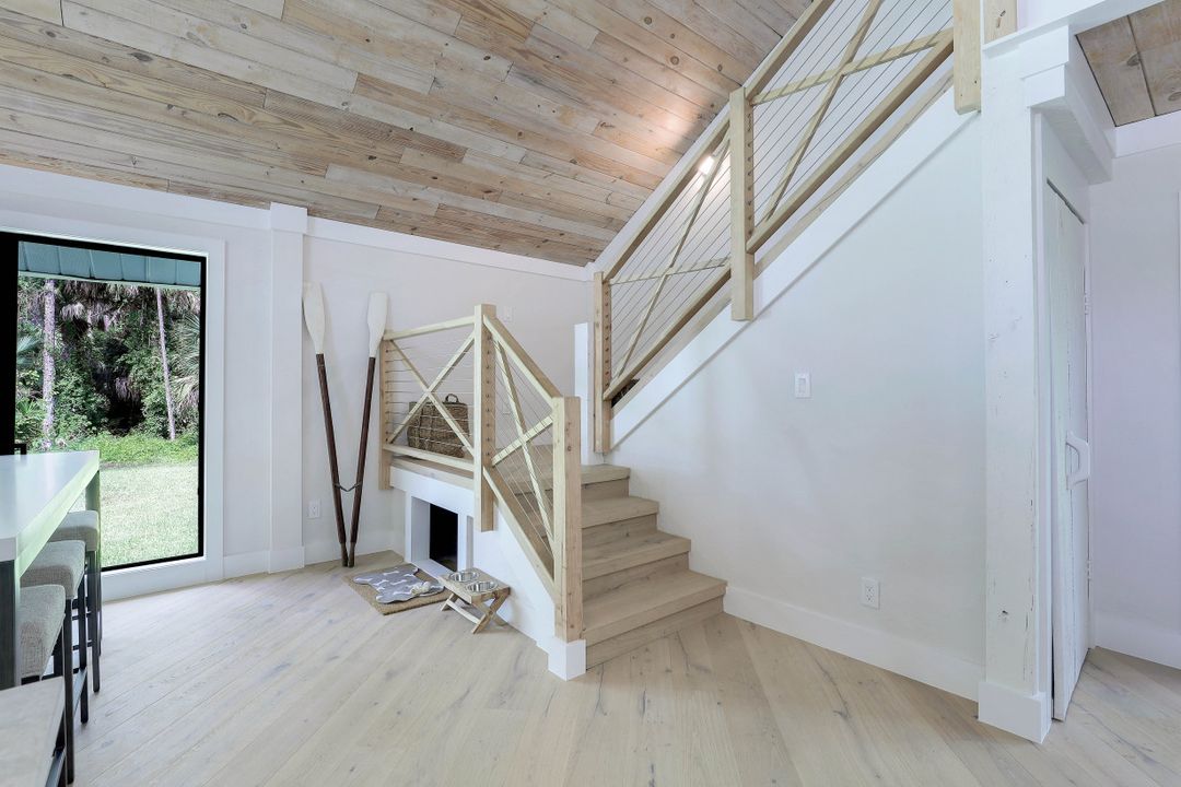 5019 Hawthorn Woods Way, Naples, FL 34116