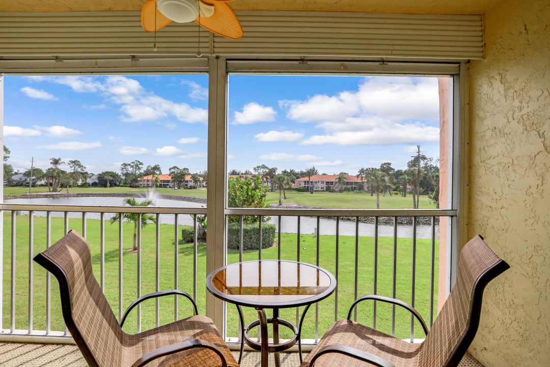 300 Forest Lakes Blvd #212, Naples, FL 34105