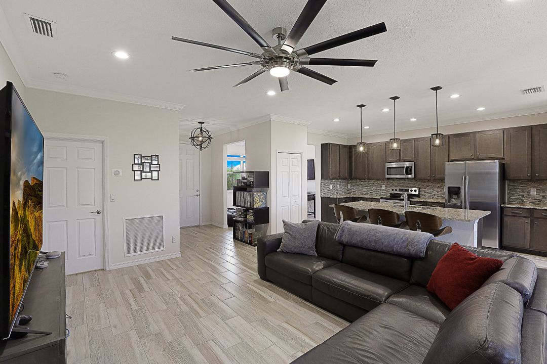 3328 NW 9th Terrace, Cape Coral, FL 33993