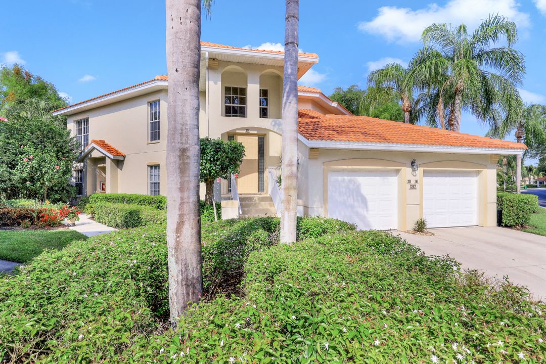 1247 Egrets Landing #201, Naples, FL 34108