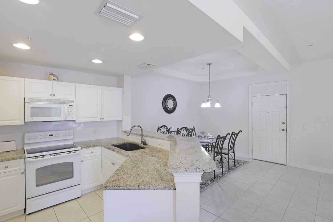 3961 Pomodoro Cir #203 , Cape Coral, FL 33909