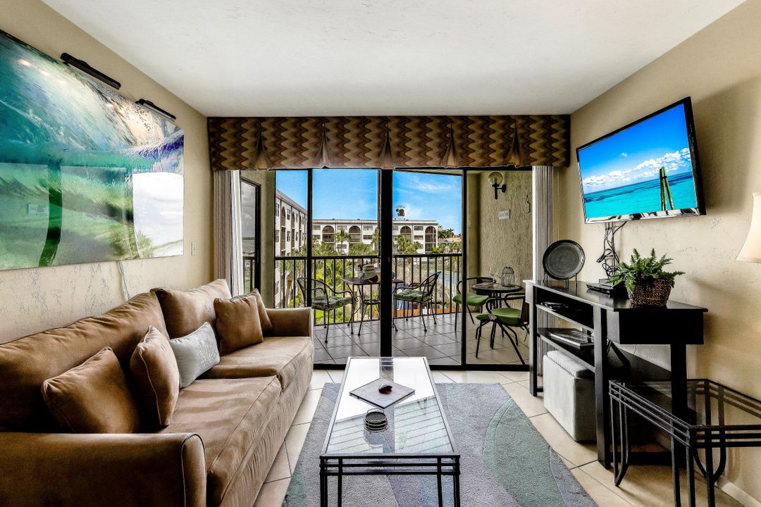 1007 Anglers Cove #J-404, Marco Island, FL 34145