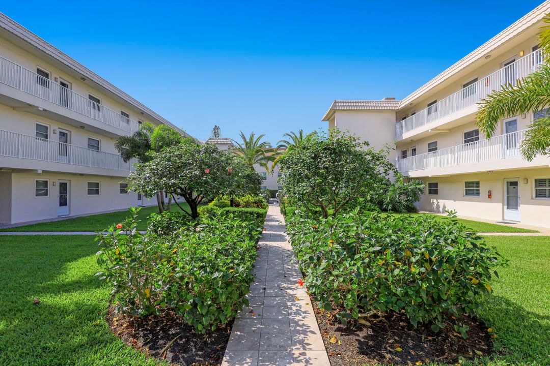 3150 Binnacle Dr #319, Naples, FL 34103