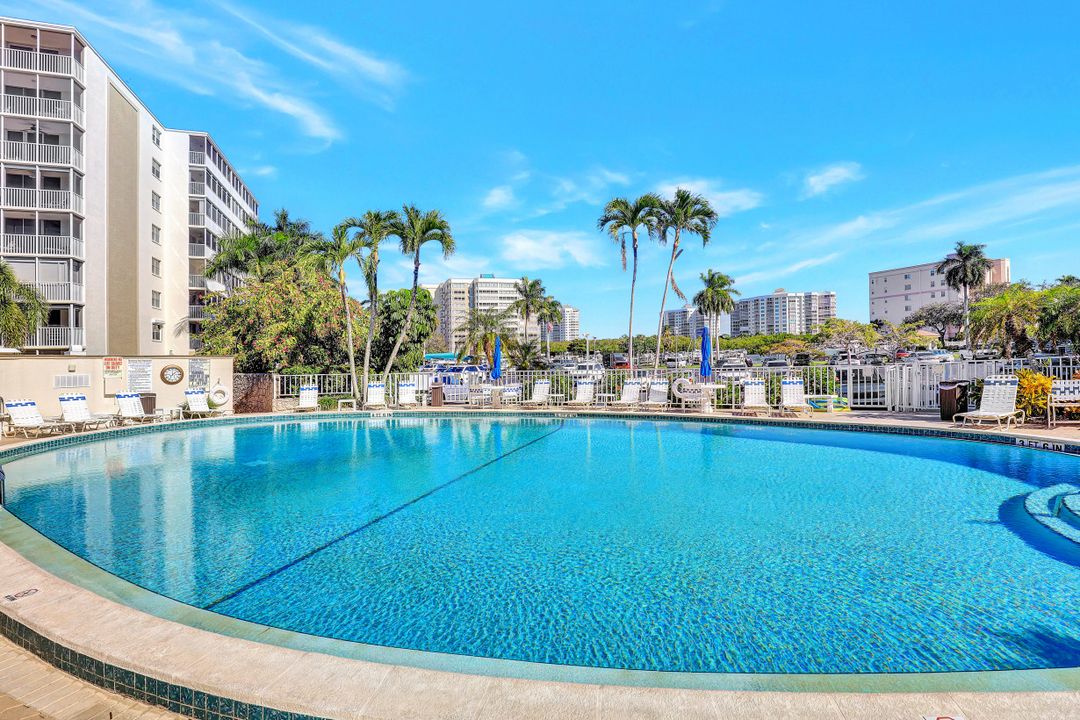 1 Bluebill Ave #709, Naples, FL 34108