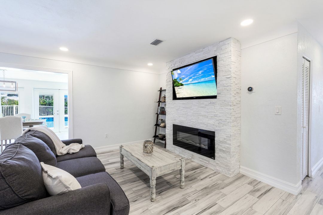 120 79th St S, St. Petersburg, FL 33707
