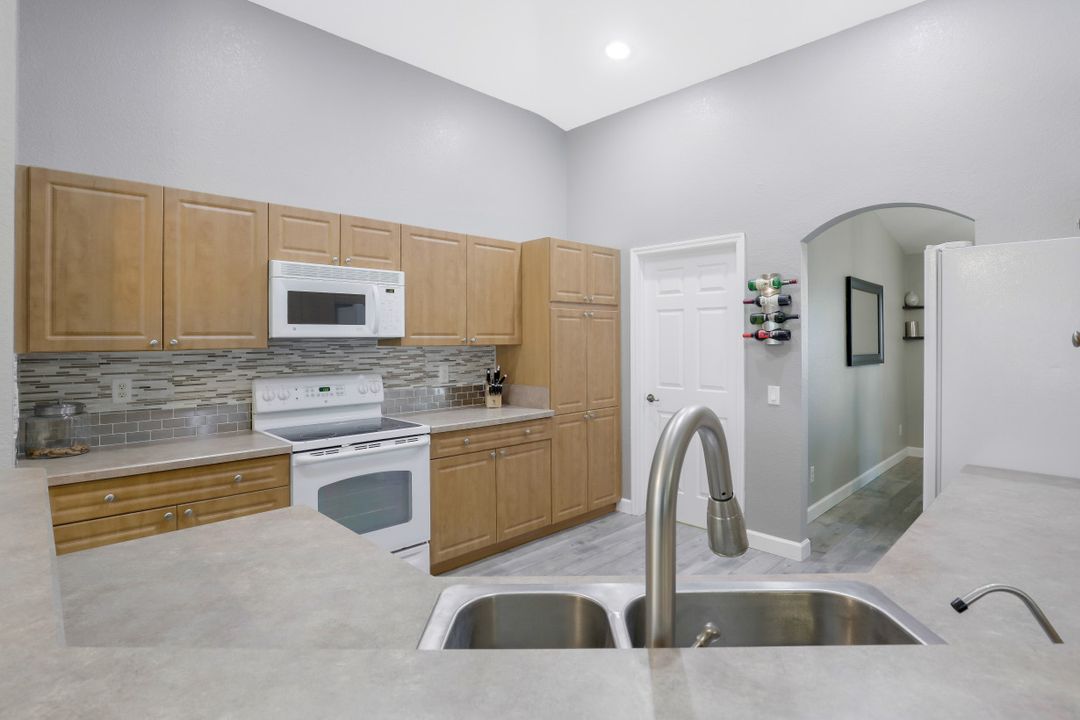 4130 NW 32nd Ln, Cape Coral, FL 33993