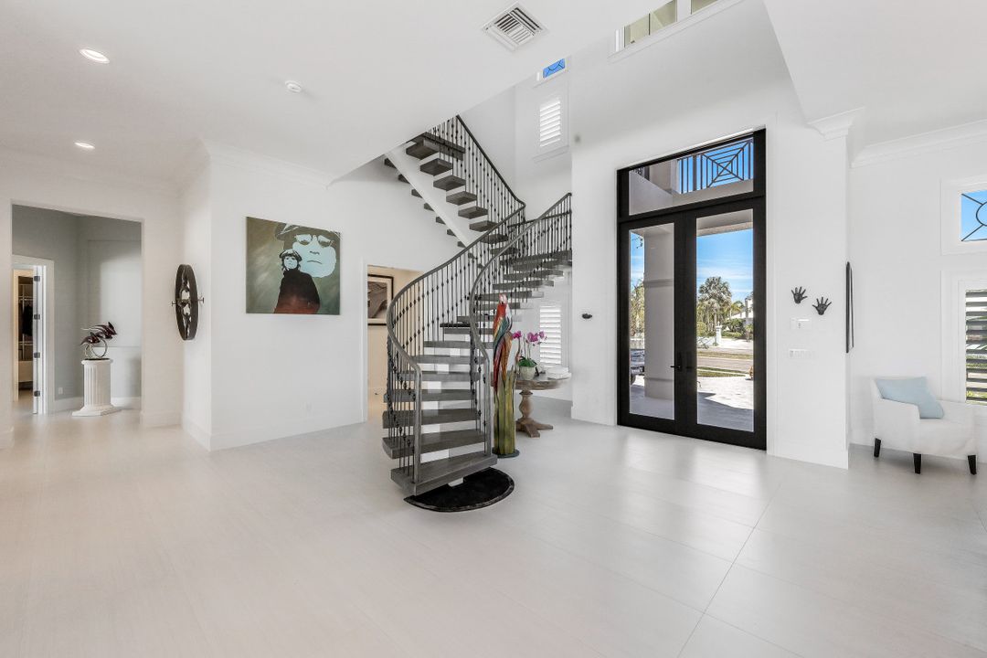 550 S Barfield Dr, Marco Island, FL 34145