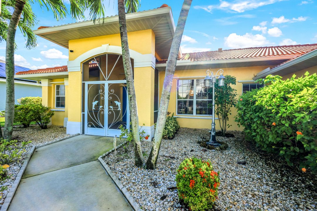 127 SE 15th Ave, Cape Coral, FL 33990