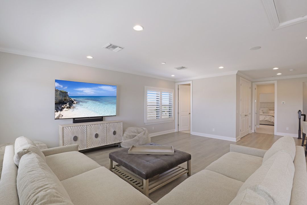 9328 Tulipano Ter, Naples, FL 34119