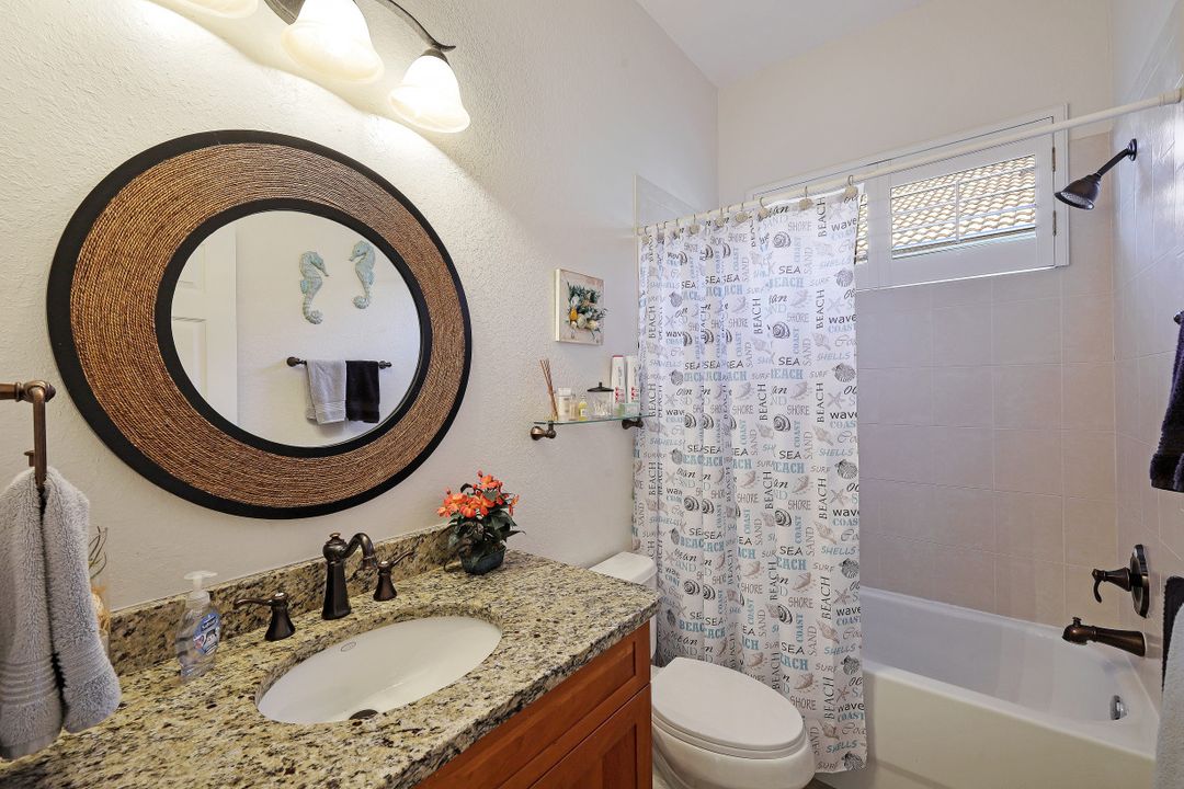 8219 Potomac Ln, Naples, FL 34104