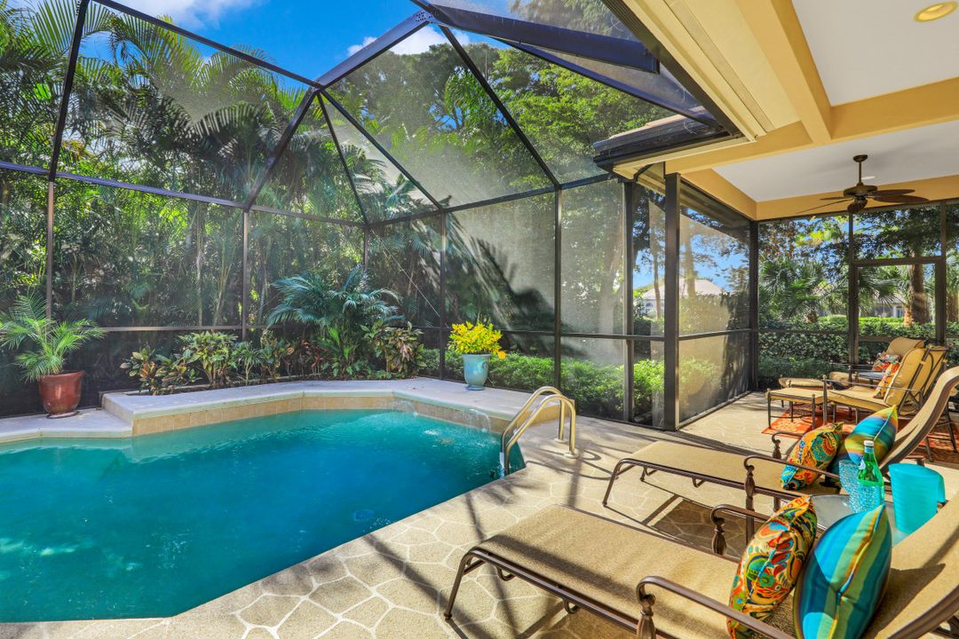 237 Charleston Ct, Naples, FL 34110