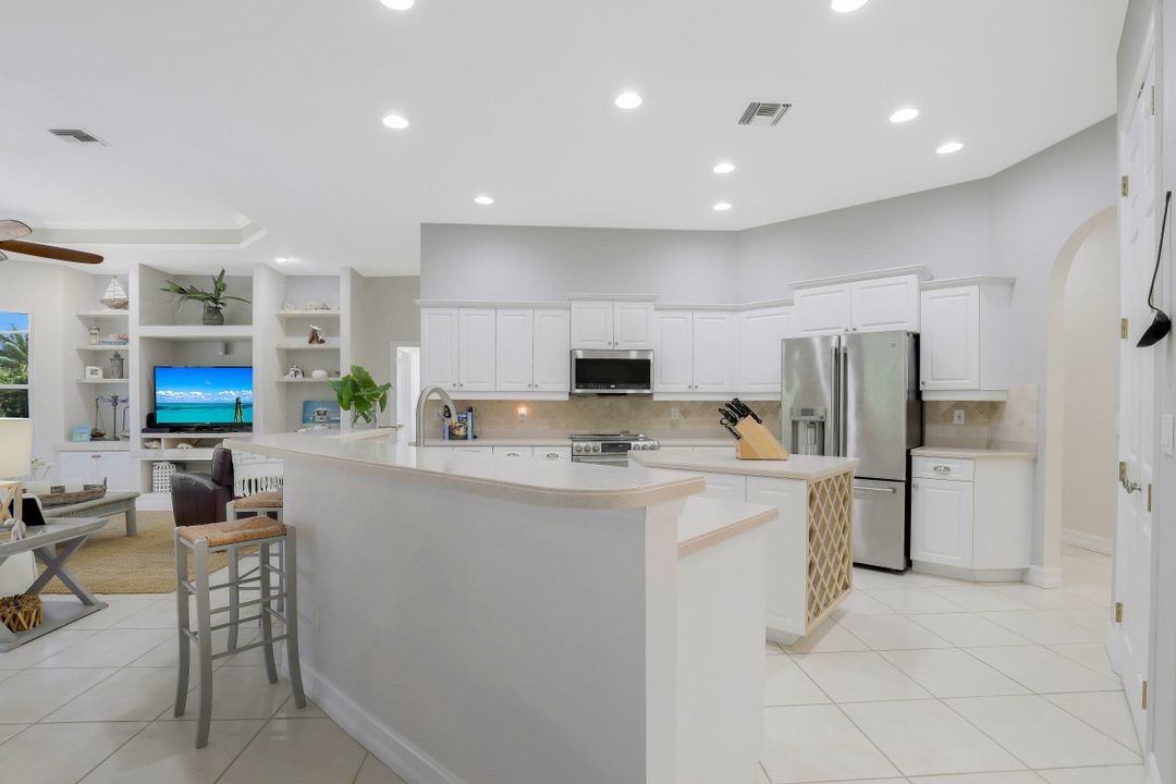 28416 Sombrero Dr, Bonita Springs, FL 34135