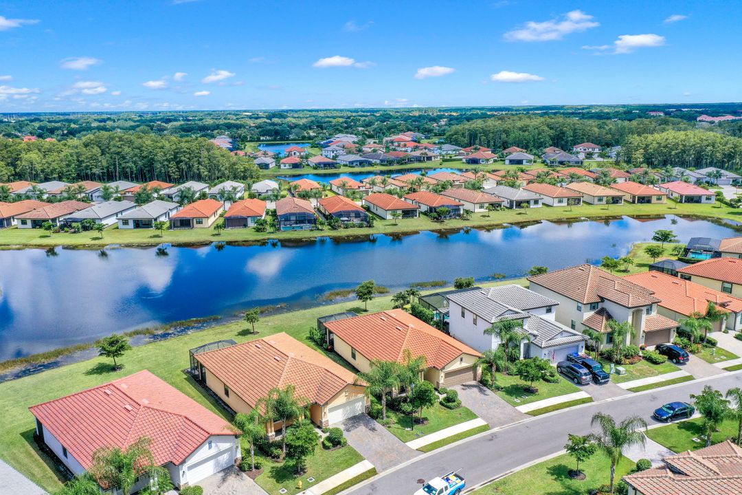 11567 Shady Blossom Dr, Fort Myers, FL 33913