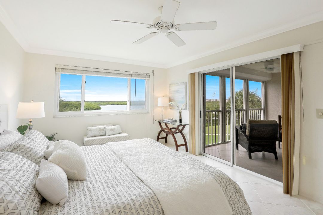 320 Horse Creek Dr #403, Naples, FL 34110