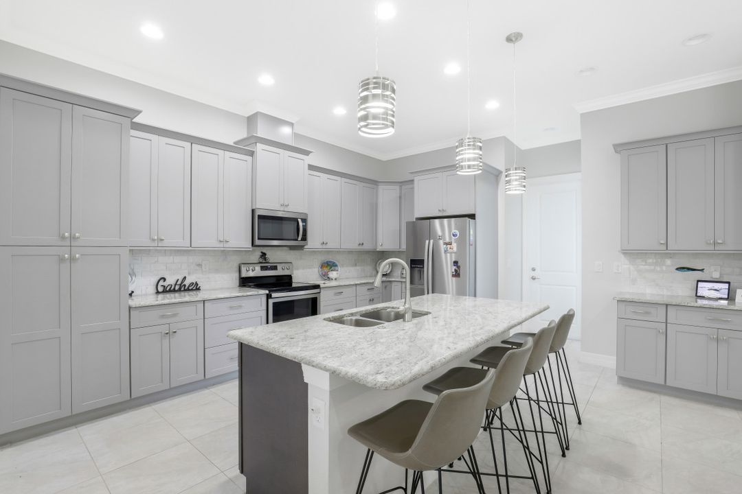 1321 SW 15th Terrace, Cape Coral, FL 33991