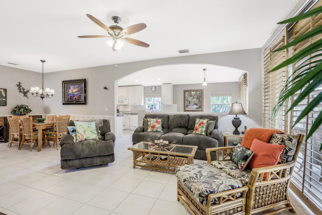 7927 Wexford Dr, Naples, FL 34104