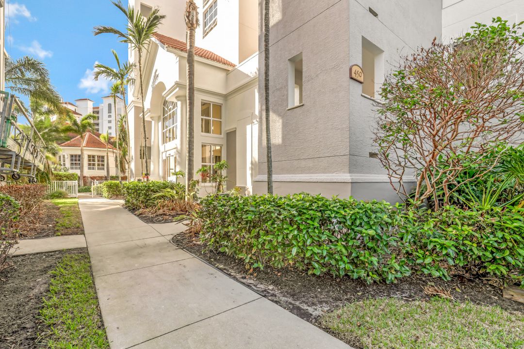 450 Launch Cir #402, Naples, FL 34108