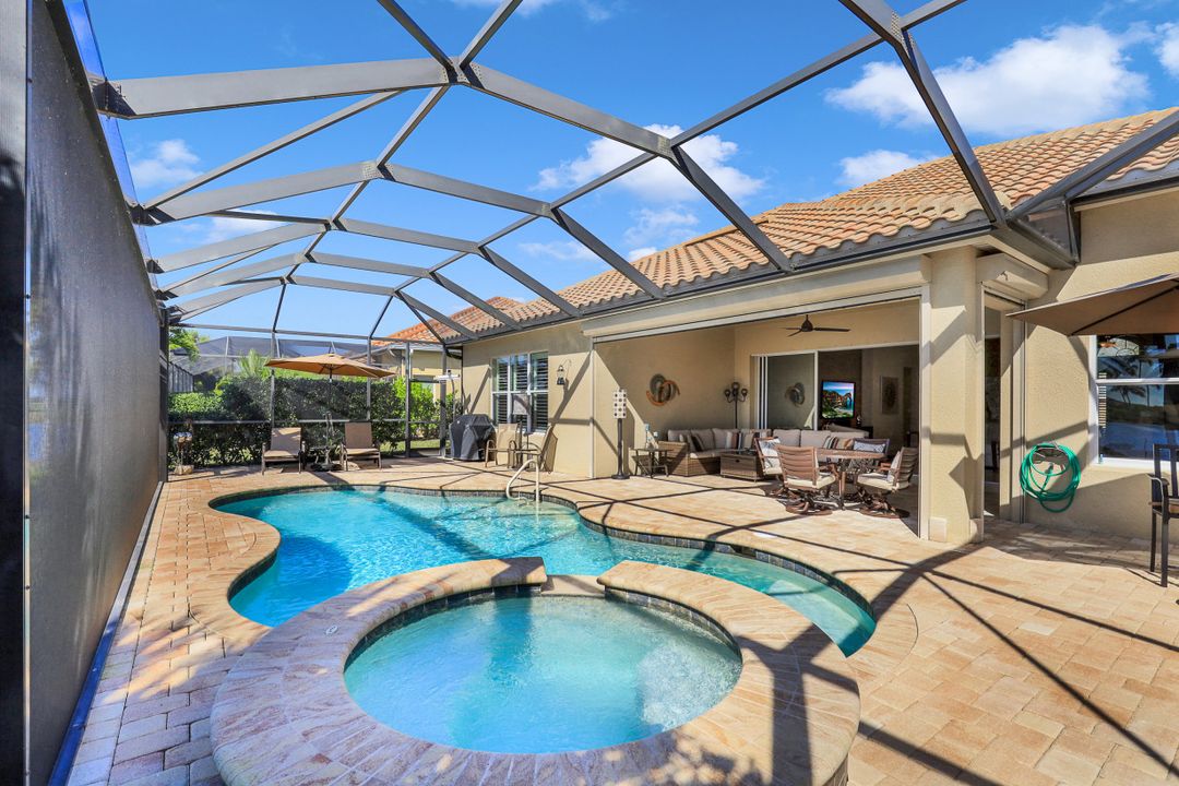 8961 Quarry Dr, Naples, FL 34120