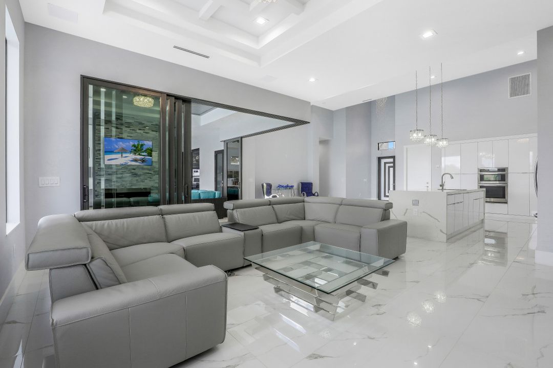 1903 Everest Pkwy, Cape Coral, FL 33904